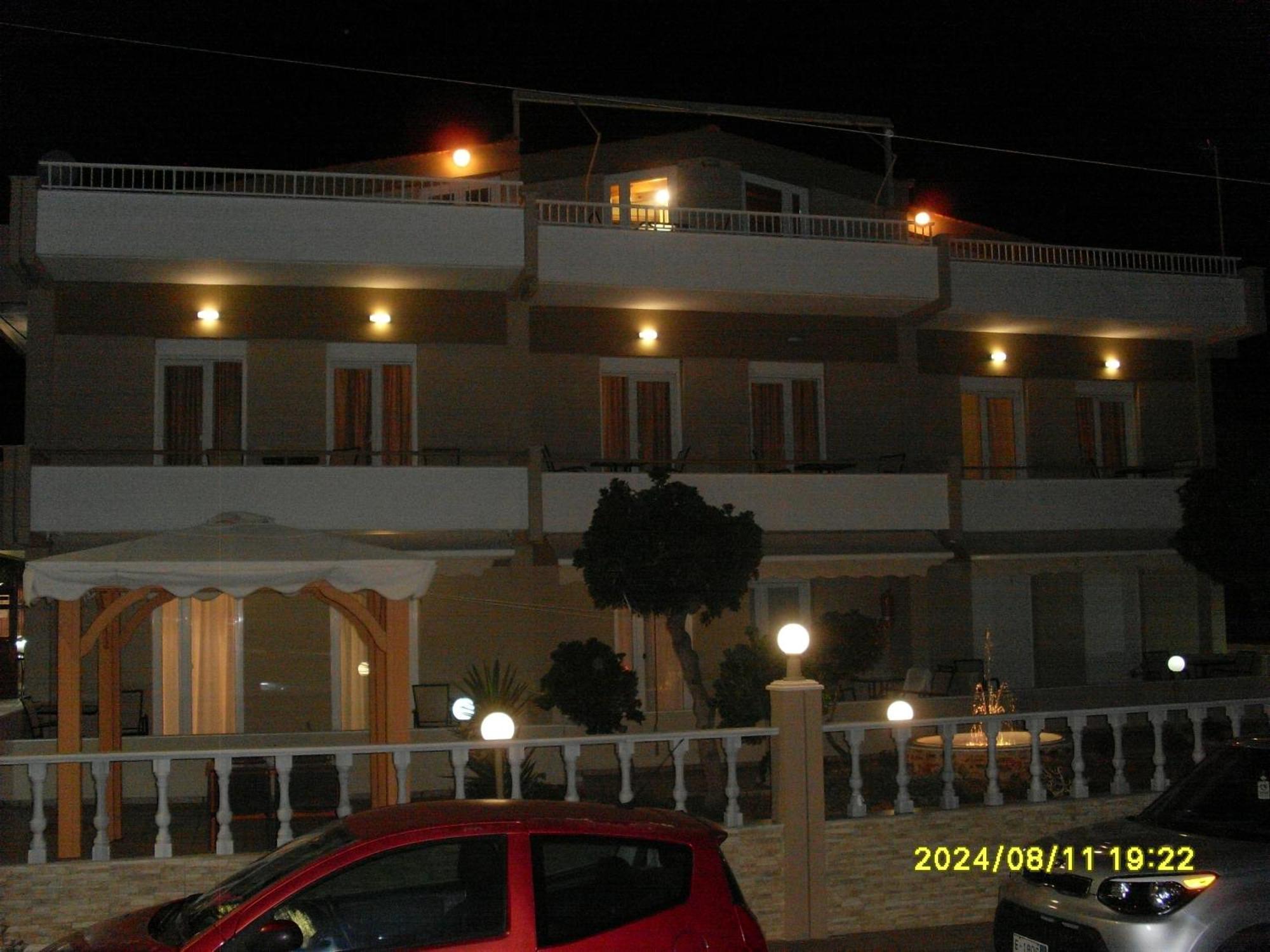 Angela Studios Karfas Exterior foto